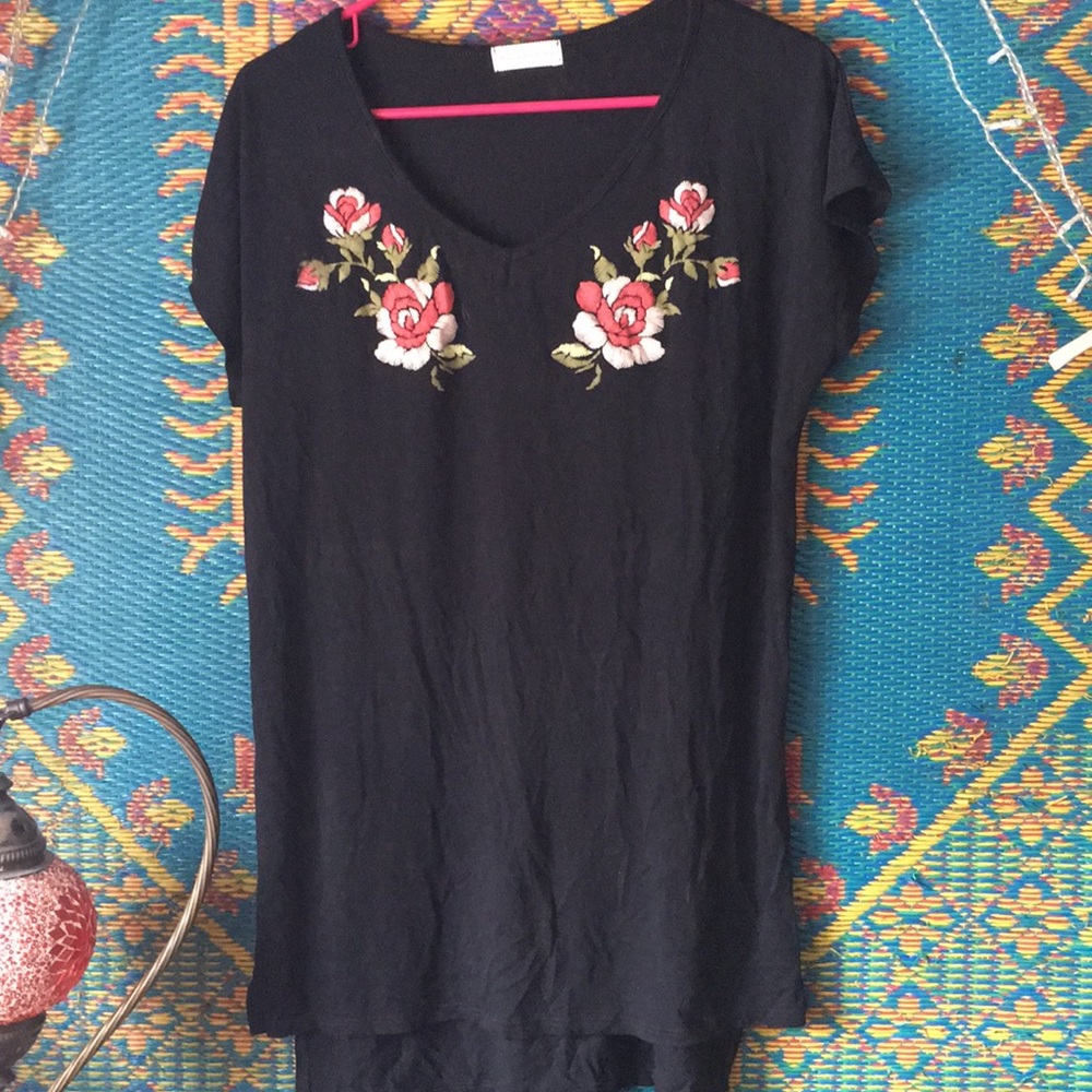 Embroidered short sleeve tunic
